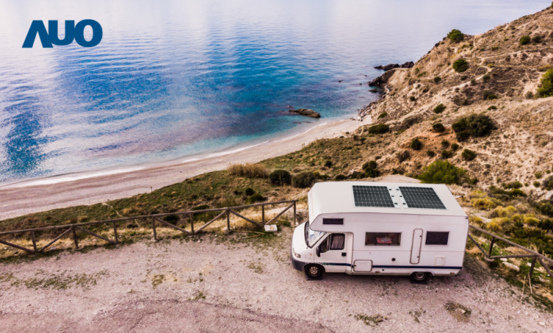 「可撓輕量化太陽光電板SunCurva」使用輕量特殊耐候型複合板取代傳統太陽能板的玻璃前板，不僅降低70%重量，每米平方僅3Kg；具有抗衝擊性能及通過電磁相容性測試，可應用於交通運輸工具，如露營車、遊艇等